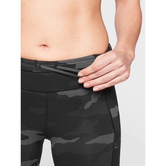 ATHLETA Camo Contender 7/8 Tight Camouflage Print Side Pockets Workout Gym Small - Picture 11 of 16